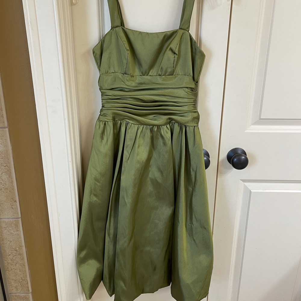 Perfect for Cotillion/school semi-formals